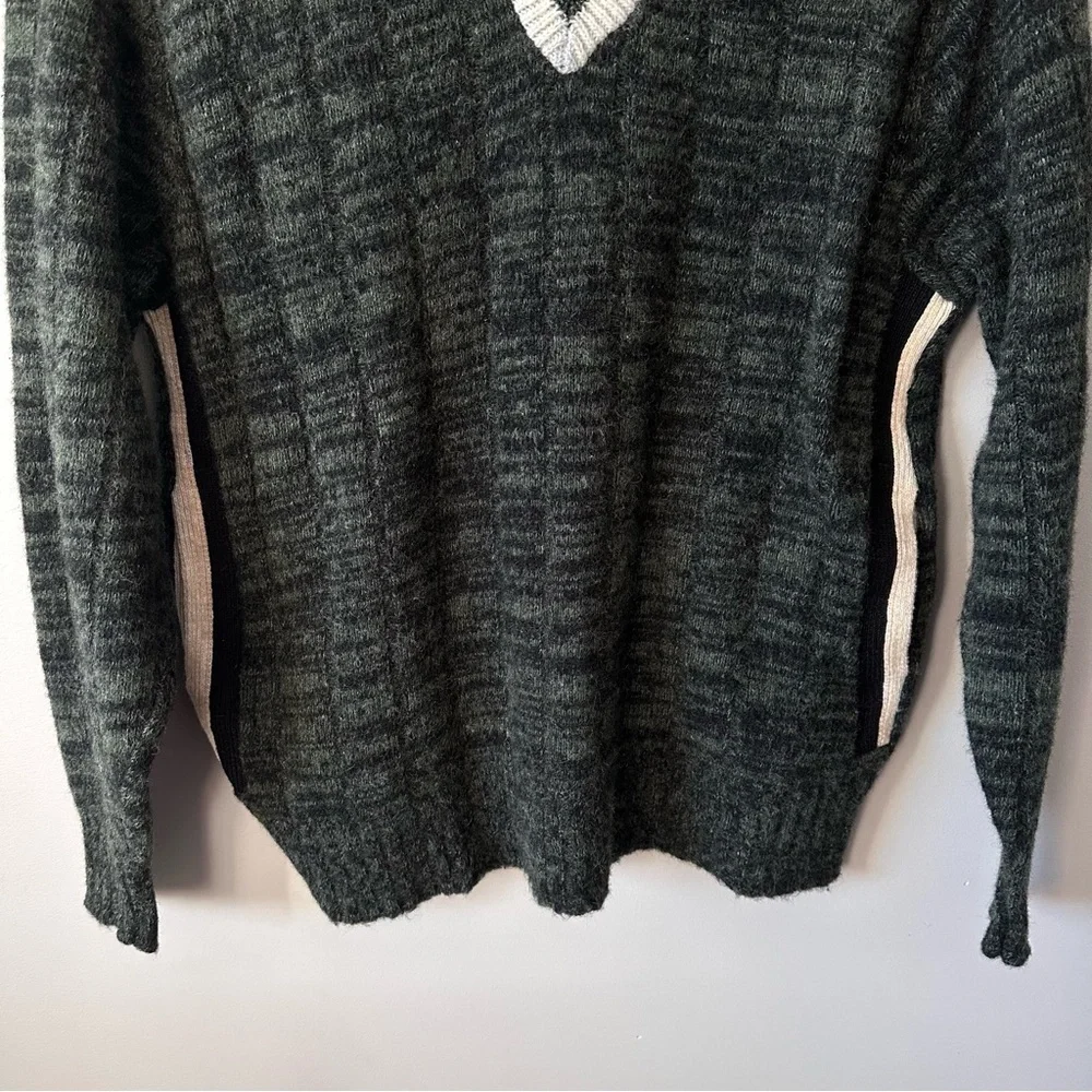 Milwaukee Knits Vintage 50s 60s  Sz M Wool Orlon Sweater Pockets Cricket Vneck